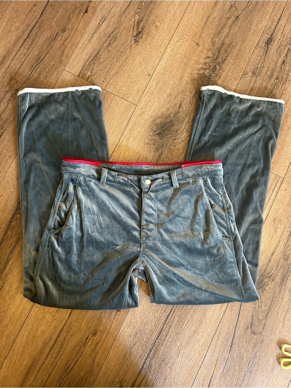 686 womans Gray straight leg velour activewear pant